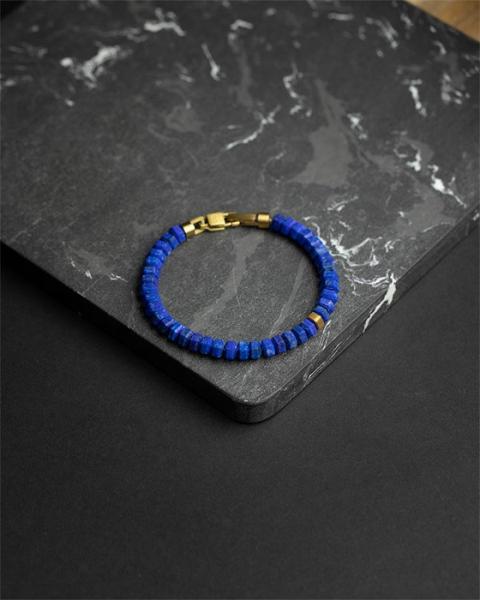 Exklusives Armband mit handgeschliffenem Lapislazuli-Stein und 18-karätiger Vergoldung - Octo Blue